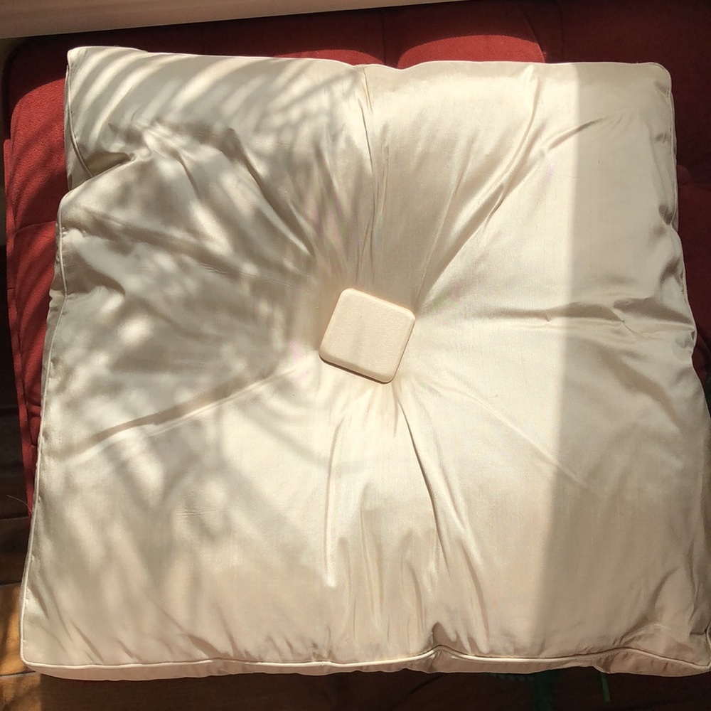 Set of two retro style decorative pillows - Picture 4 of 8